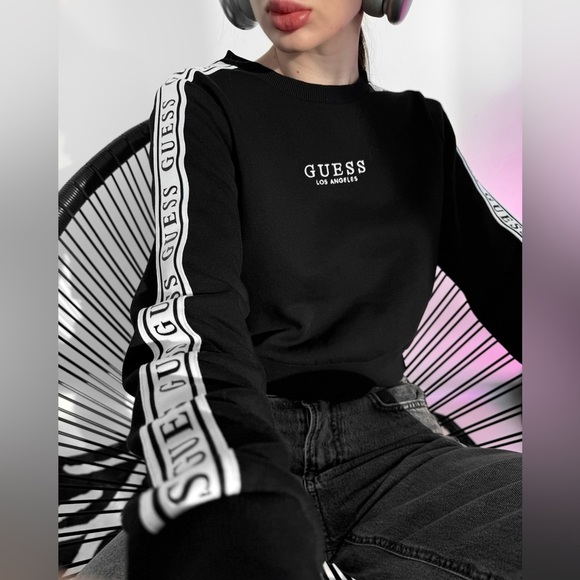 Guess Sportswear Cropped Sweatshirt - Picture 3 of 7